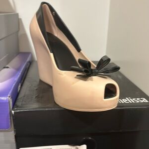 Melissa pink wedges black bow like new